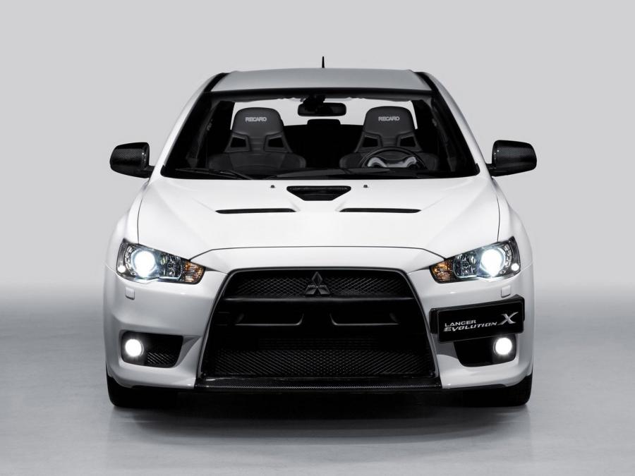  Mitsubishi Lancer Evolution X carbon series 2012 года  (фото 3 из 5)